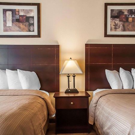 Quality Inn Airport Cheektowaga Buitenkant foto