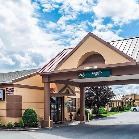 Quality Inn Airport Cheektowaga Buitenkant foto