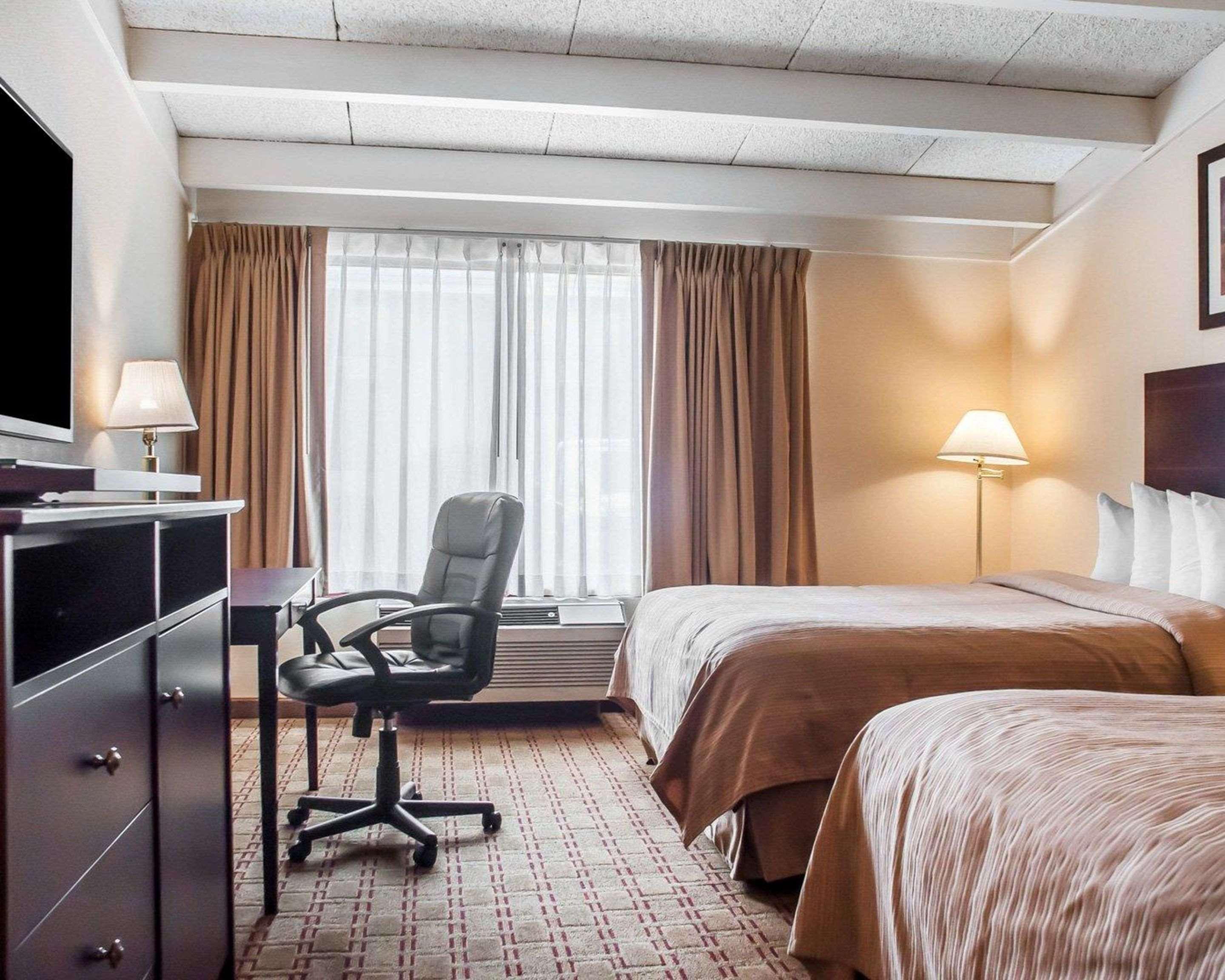 Quality Inn Airport Cheektowaga Buitenkant foto