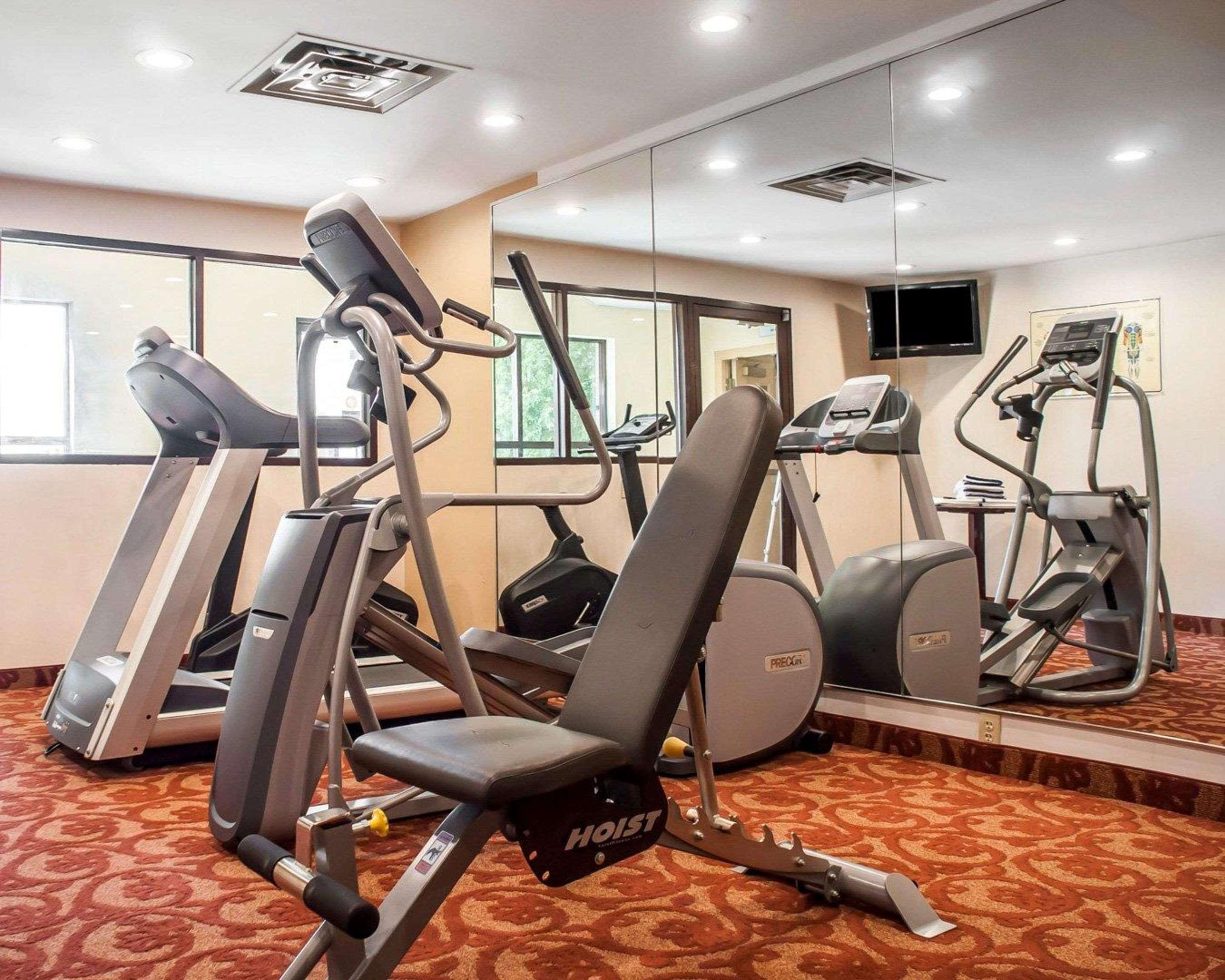 Quality Inn Airport Cheektowaga Buitenkant foto