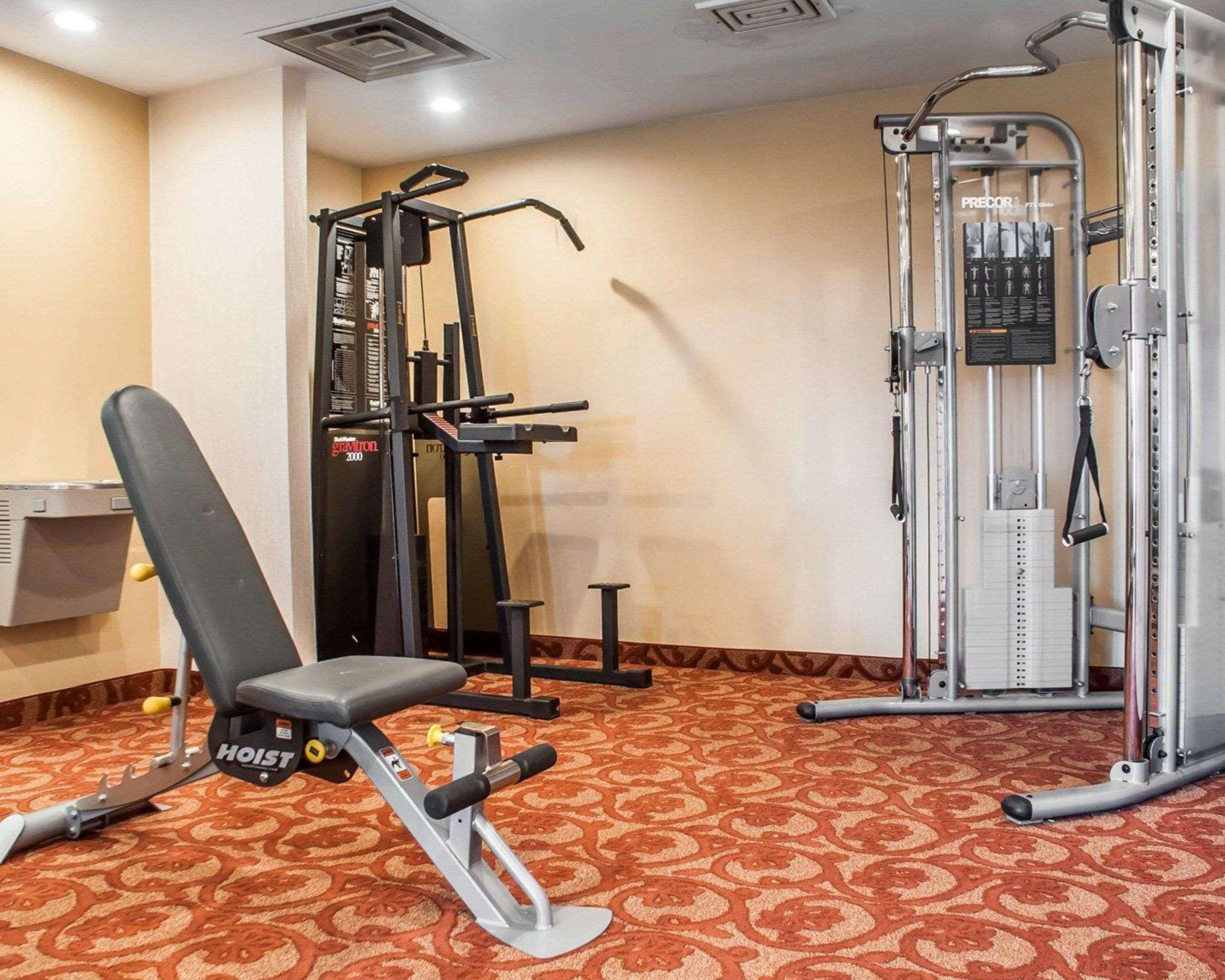 Quality Inn Airport Cheektowaga Buitenkant foto