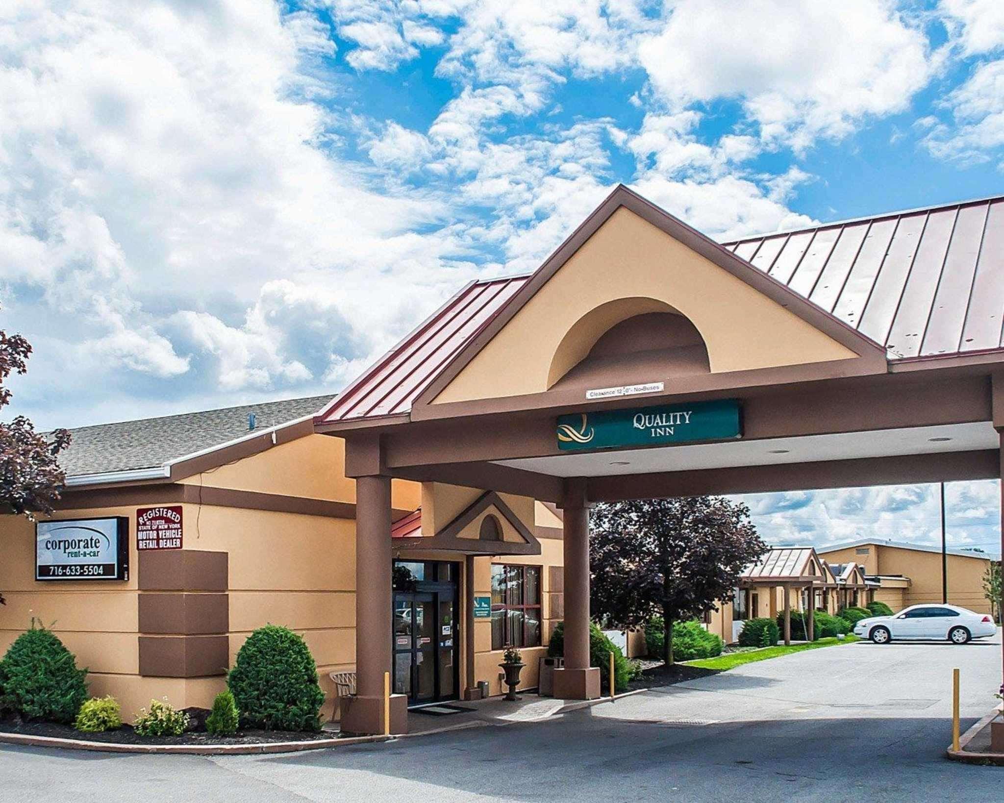 Quality Inn Airport Cheektowaga Buitenkant foto