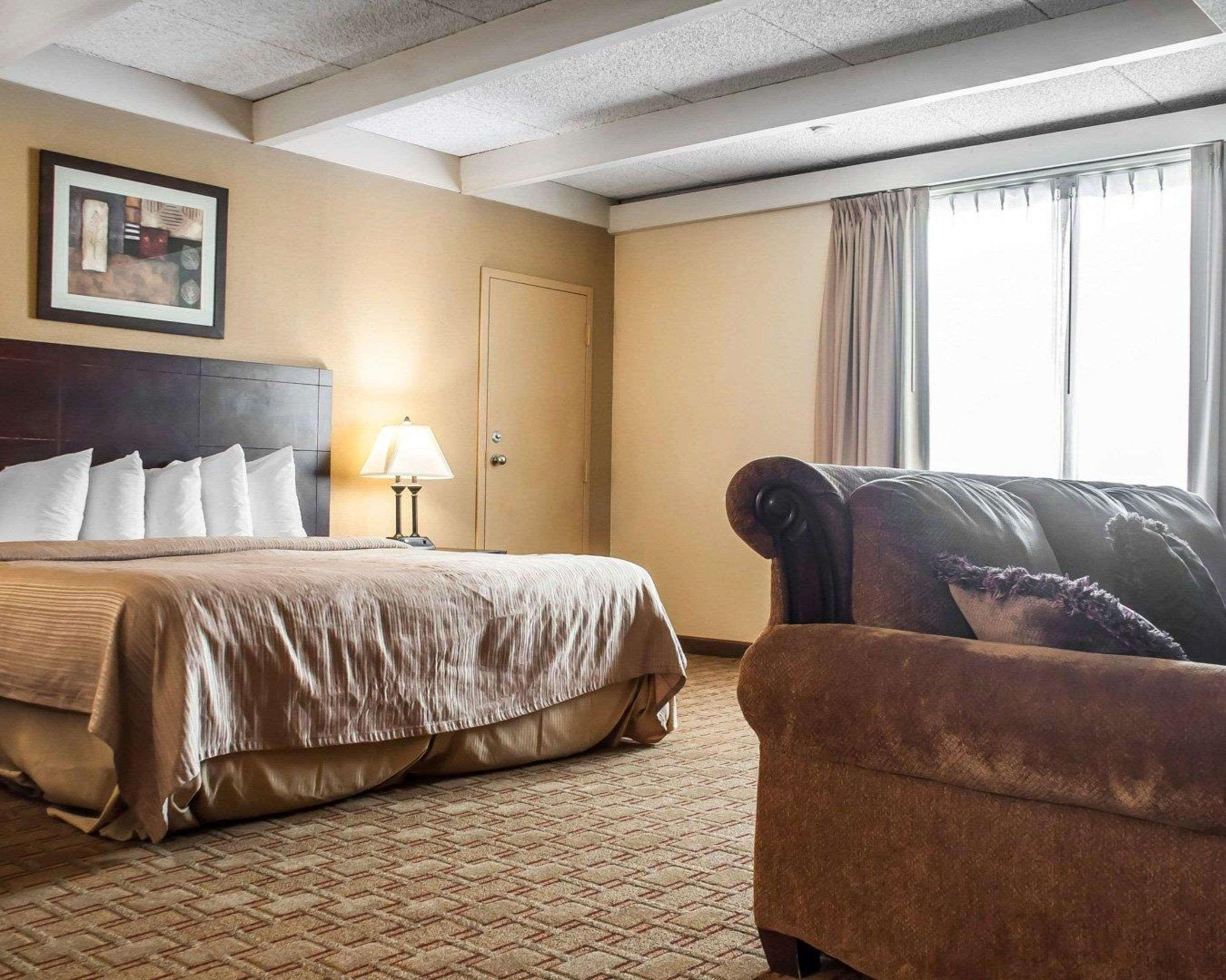 Quality Inn Airport Cheektowaga Buitenkant foto