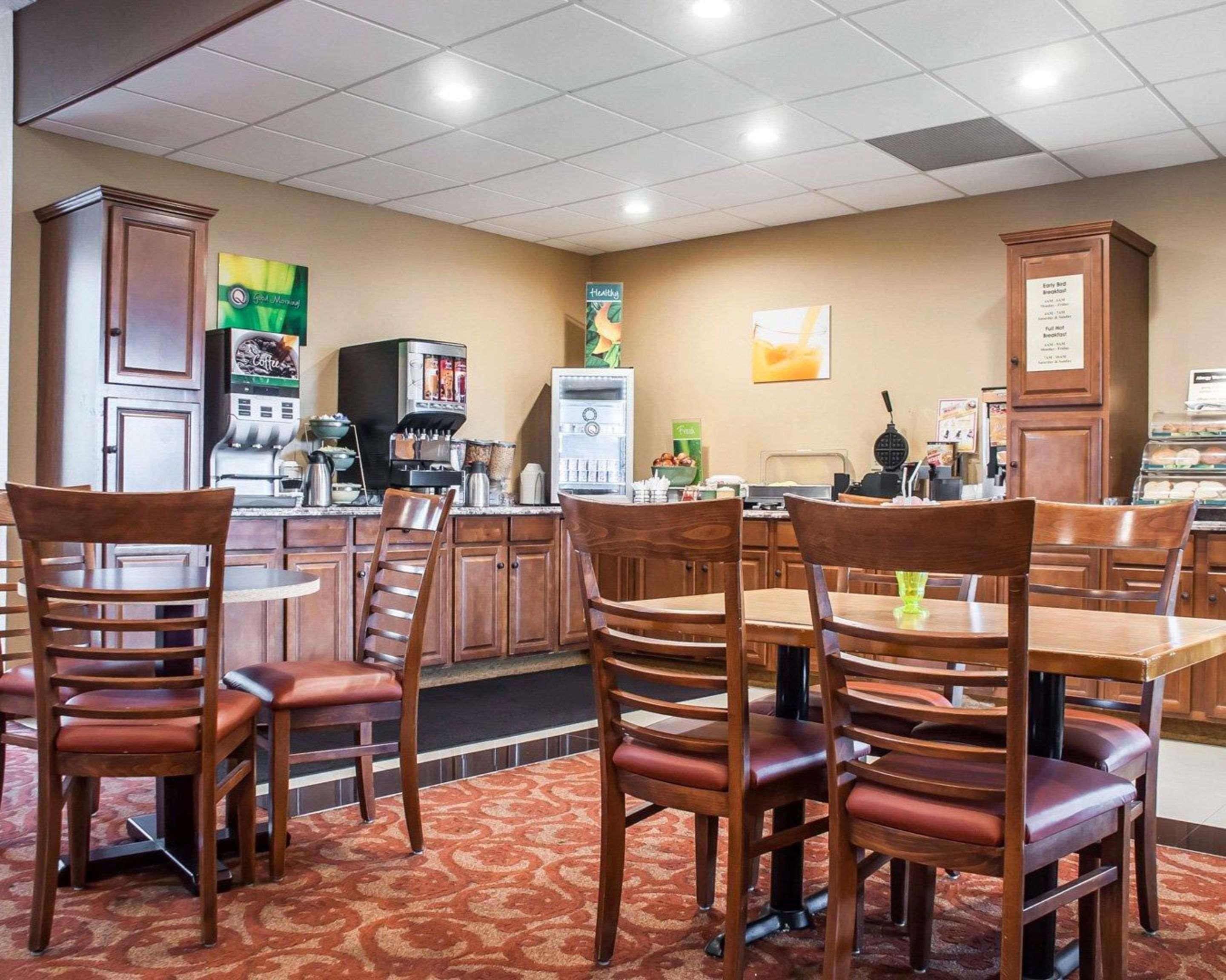 Quality Inn Airport Cheektowaga Buitenkant foto