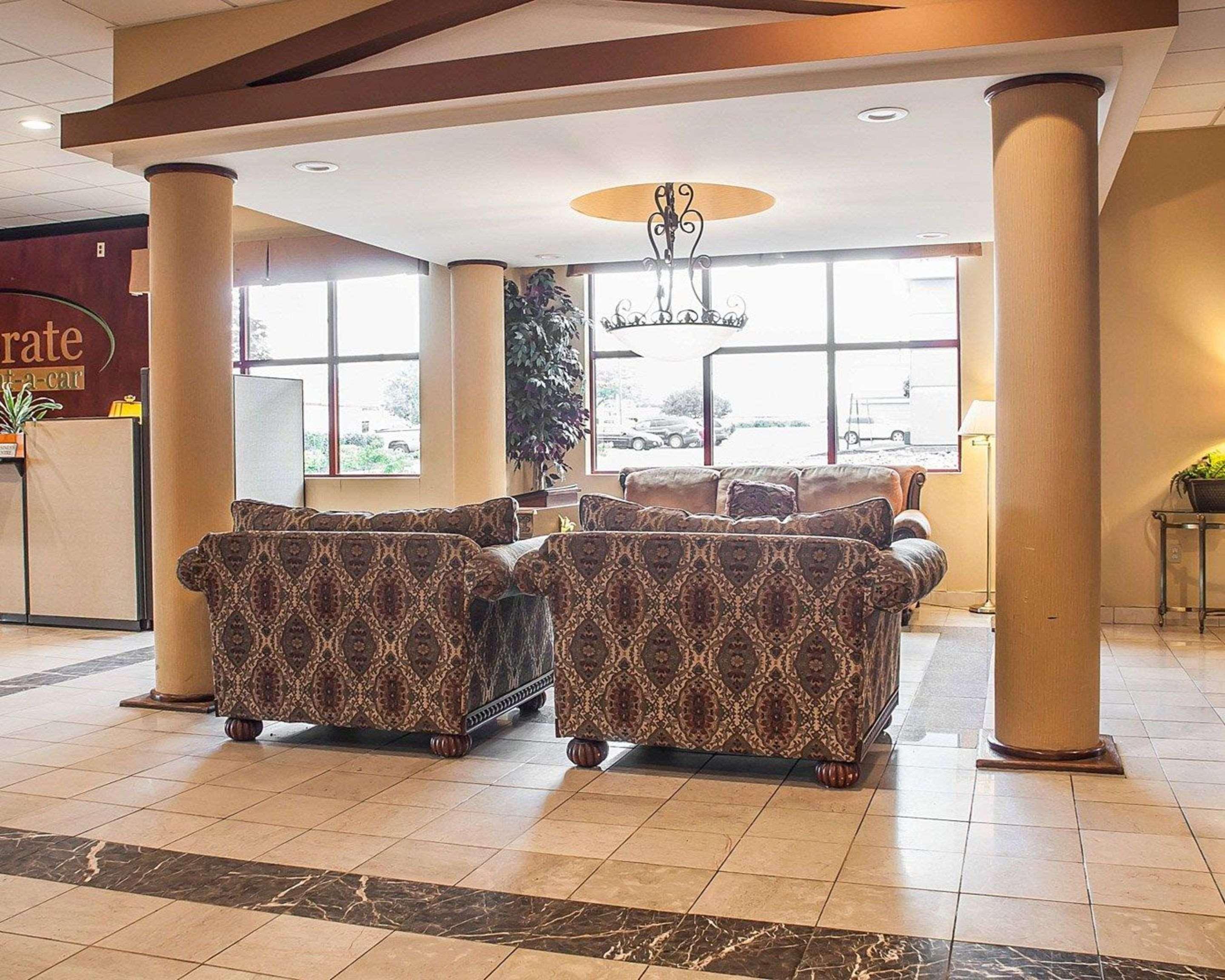 Quality Inn Airport Cheektowaga Buitenkant foto