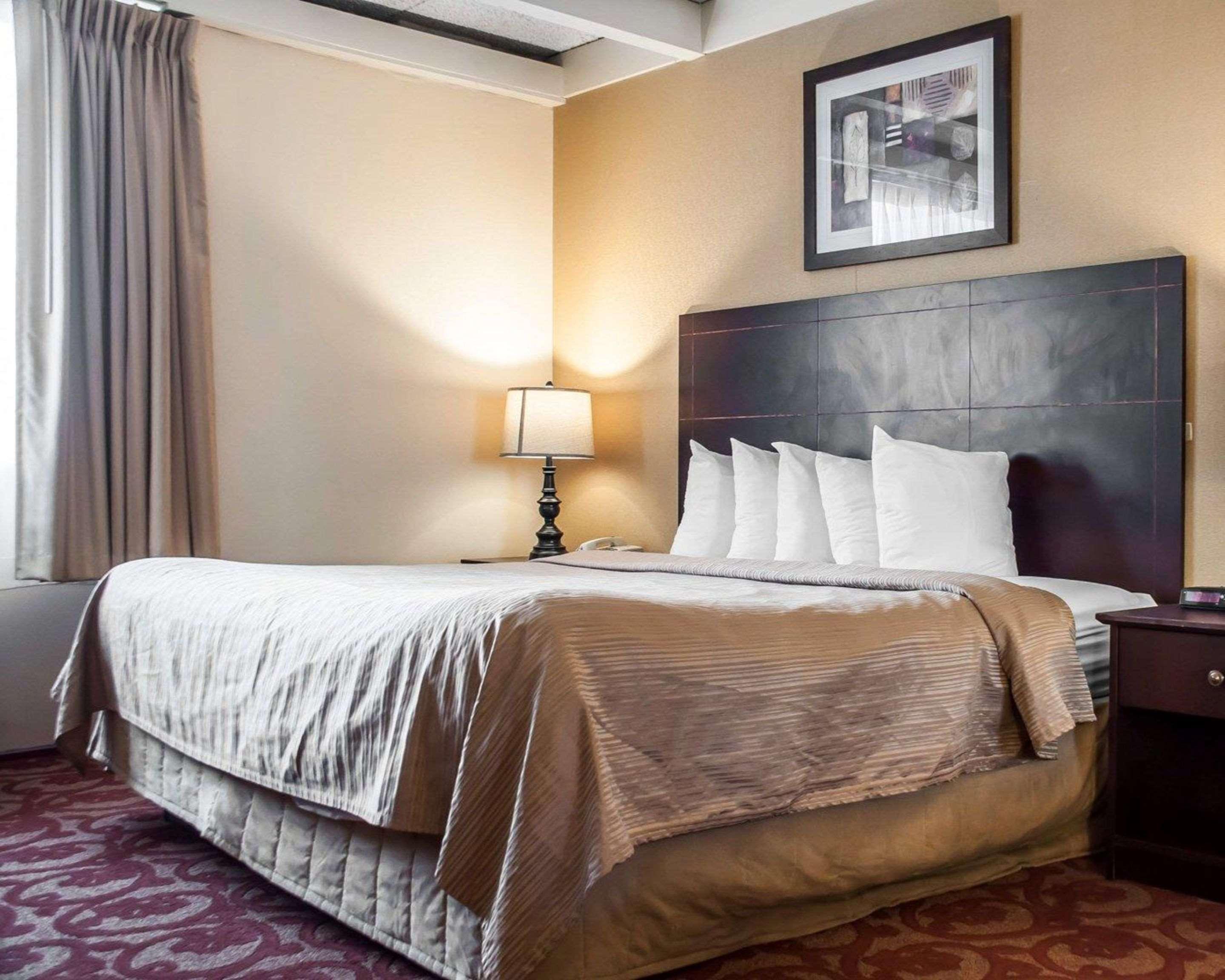 Quality Inn Airport Cheektowaga Buitenkant foto
