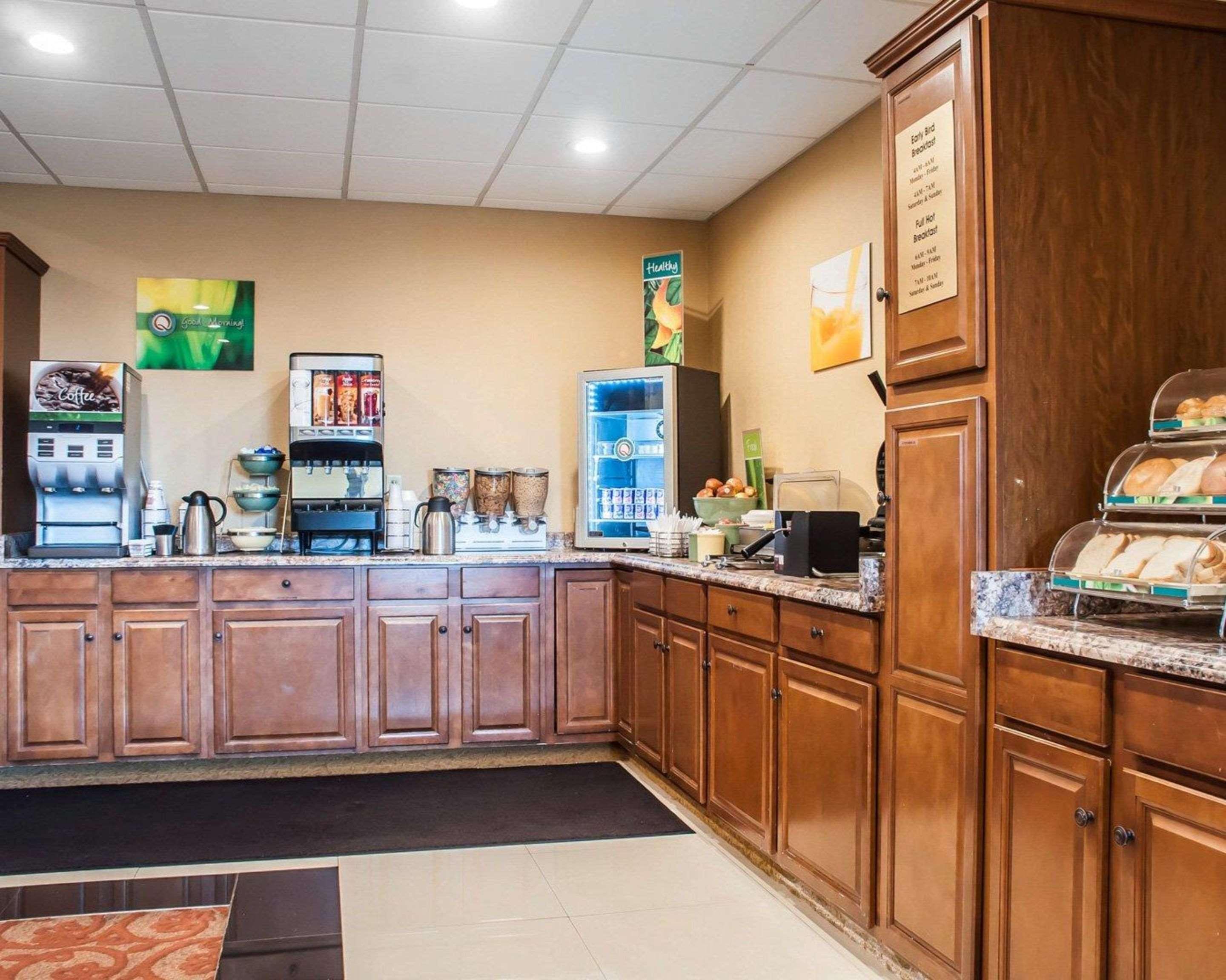 Quality Inn Airport Cheektowaga Buitenkant foto
