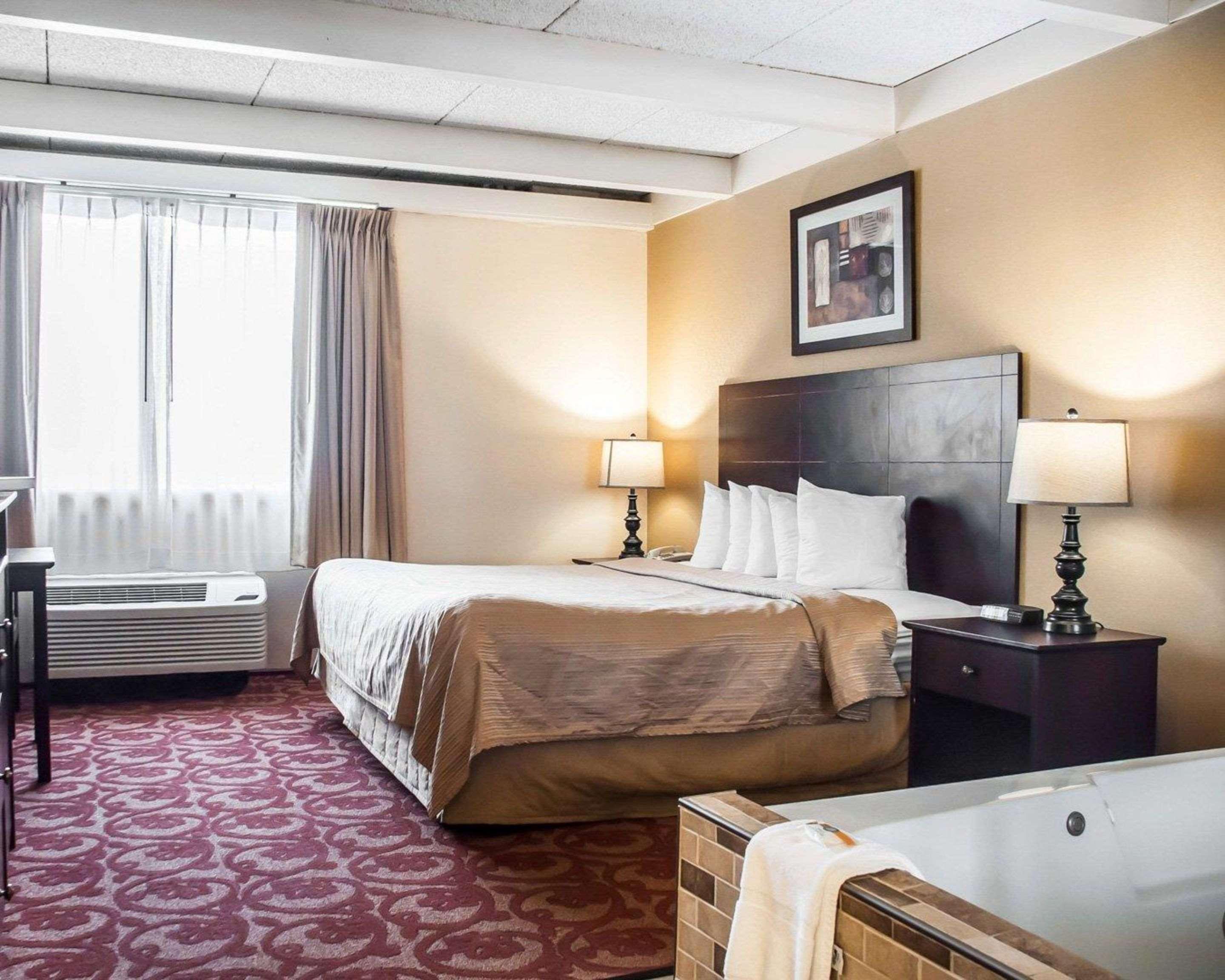 Quality Inn Airport Cheektowaga Buitenkant foto