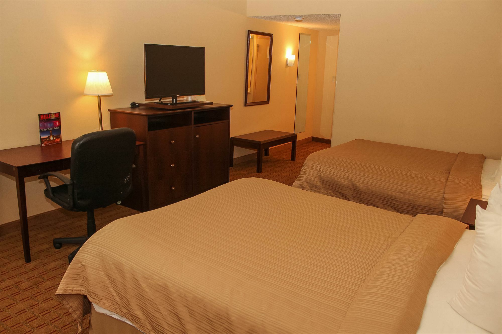 Quality Inn Airport Cheektowaga Buitenkant foto